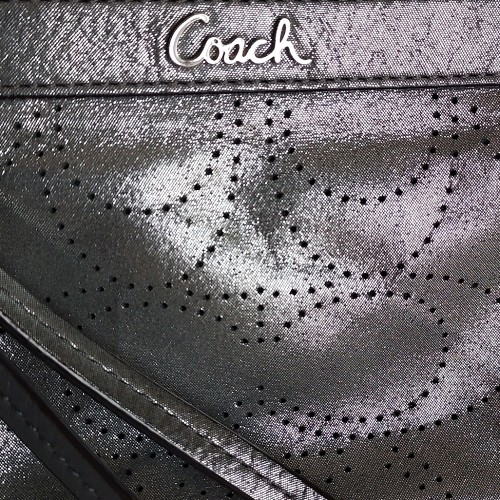 Coach Silver Leather Wristlet, EUC - Picture 4 of 9